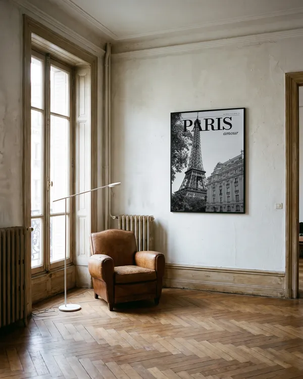 Paris Black and White Poster an der Wand