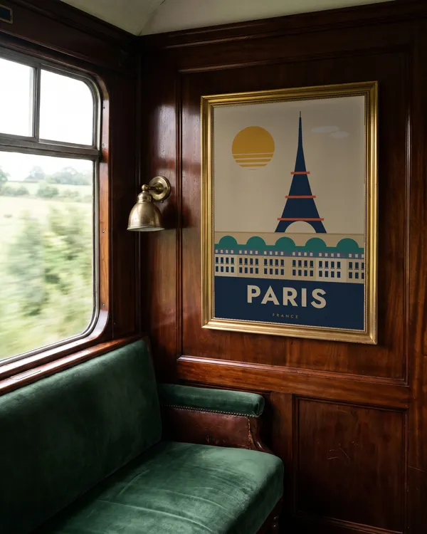Paris Travel Poster an der Wand