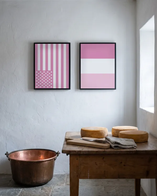 Pink American Flag + Pink Dutch Flag Poster an der Wand